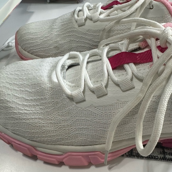 Avon Pink and White Breast Cancer Crusade Sneakers - Sz 9 - Picture 5 of 11
